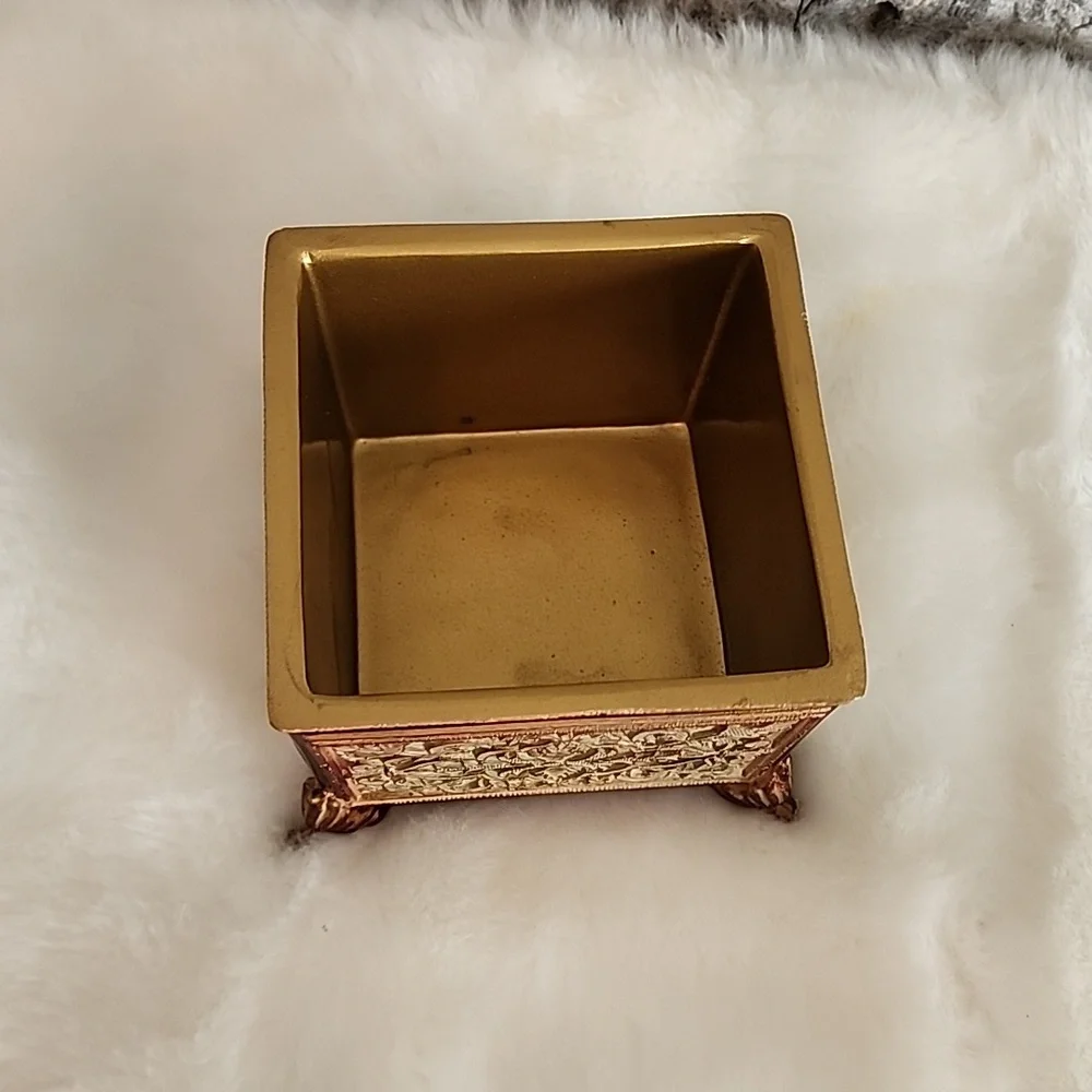 Bathroom Set Witch A Classic Timeless Vintage